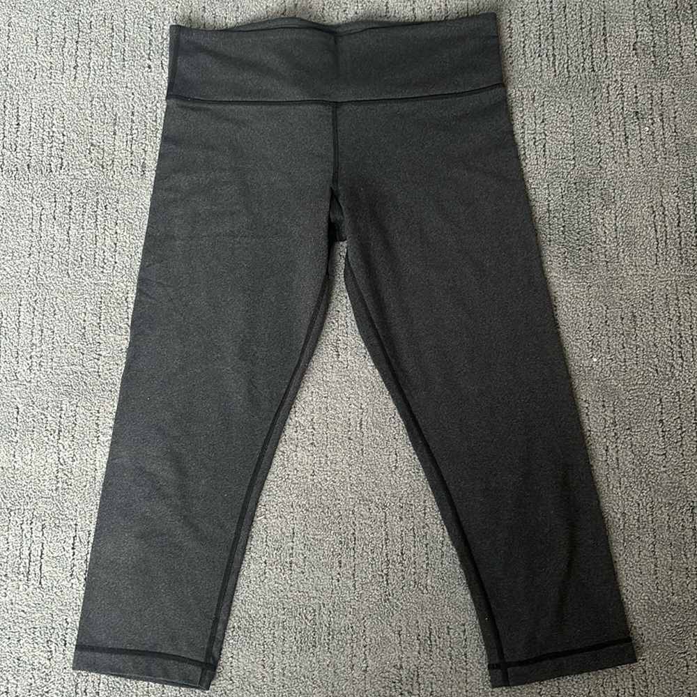Lululemon capri gray leggings women’s size 8